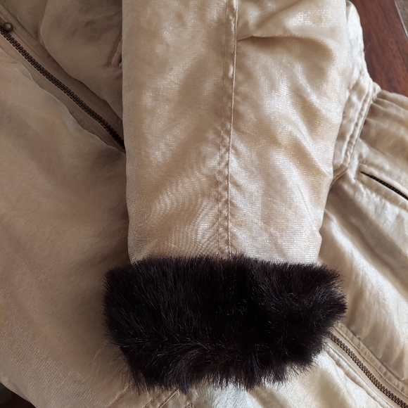 Rothschild Girl's Champagne Gold Puffer Jacket L - Picture 11 of 16